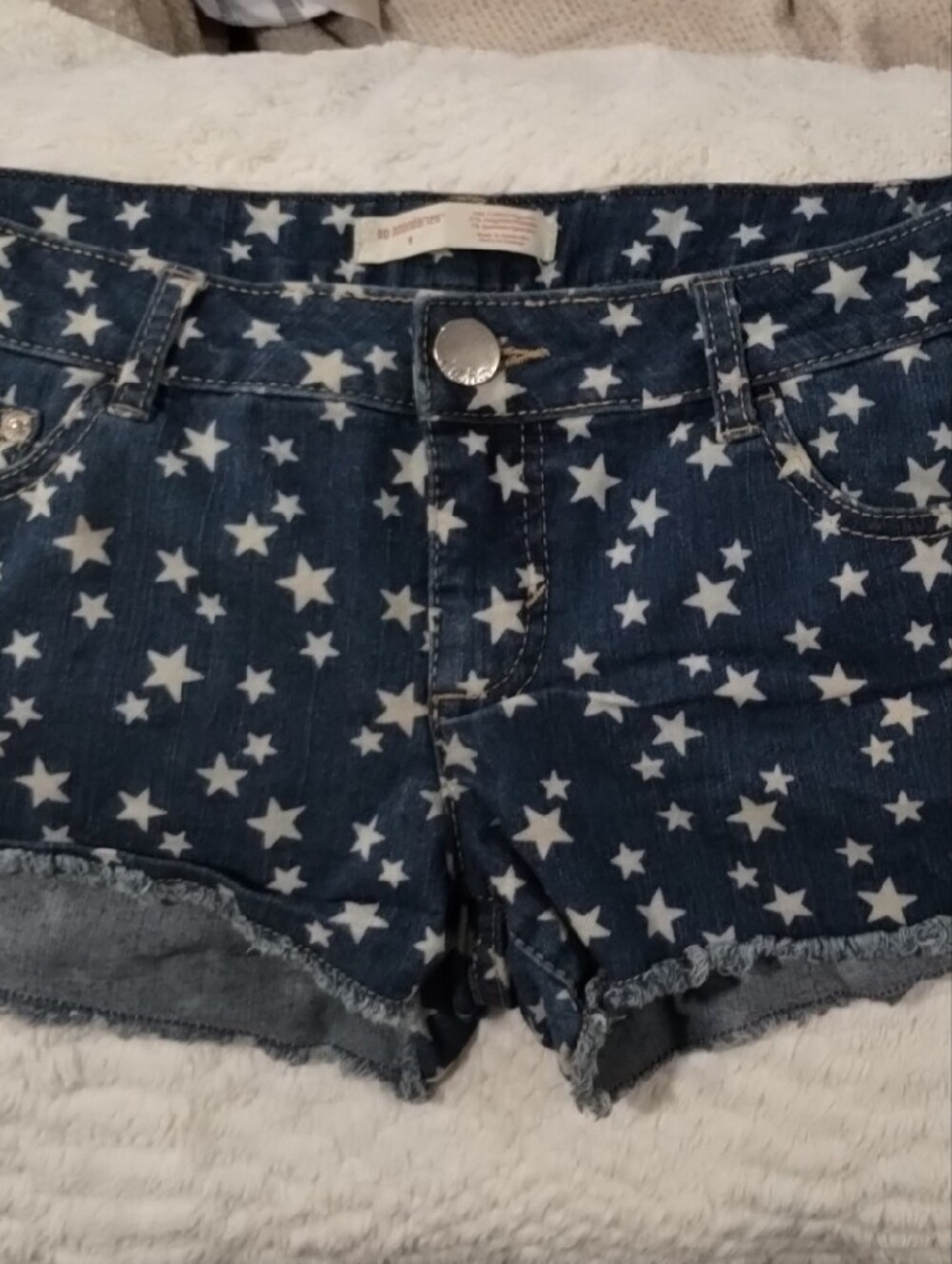 No Boundaries Navy Star-Print Denim Shorts.   (141)